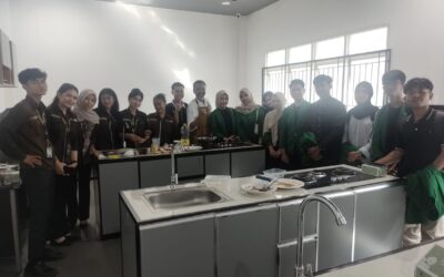 UNIMERZ Dorong Semangat Wirausaha Mahasiswa Melalui Kegiatan “Kamis Manis” Dinas Koperasi dan UKM Sulsel