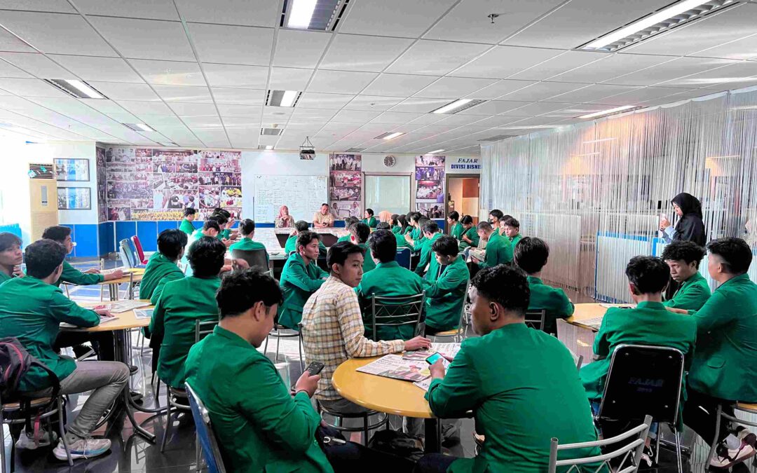 Perkuat Kompetensi Jurnalistik Olahraga, 55 Mahasiswa Penjas UNIMERZ Kunjungi Tribun Timur